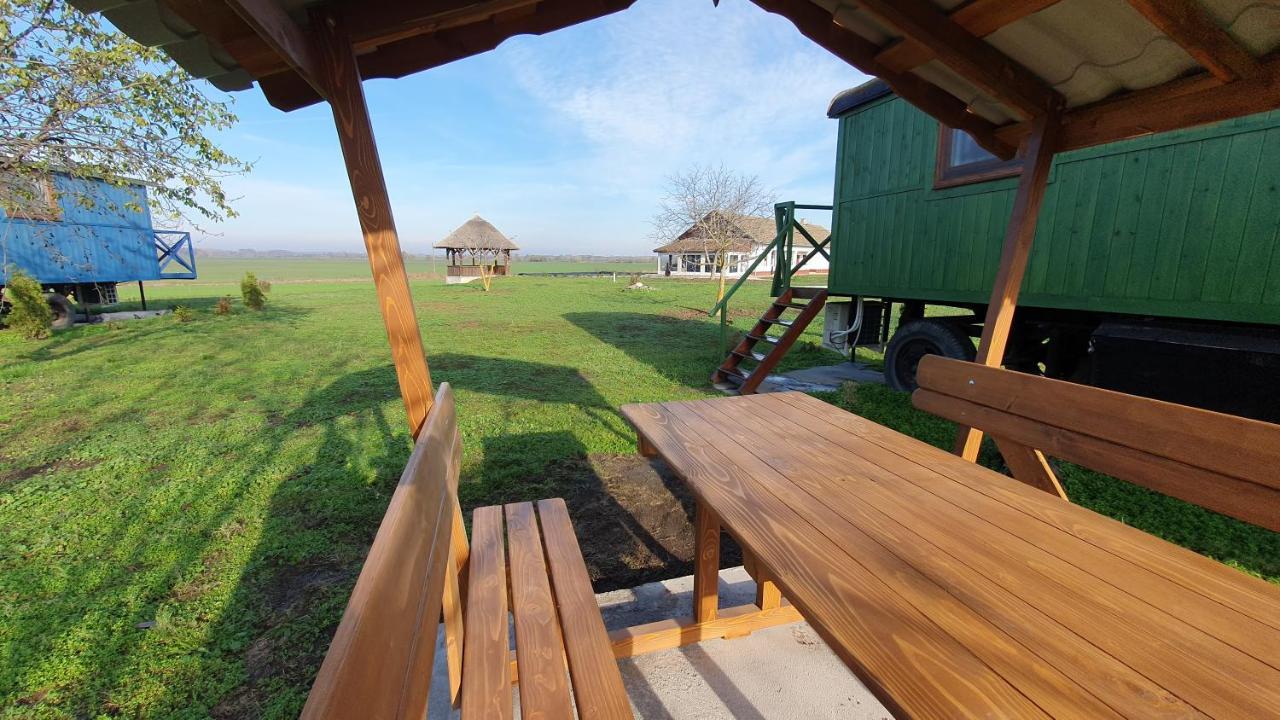 Tisza White House Bed and Breakfast Tiszaszolos Eksteriør billede
