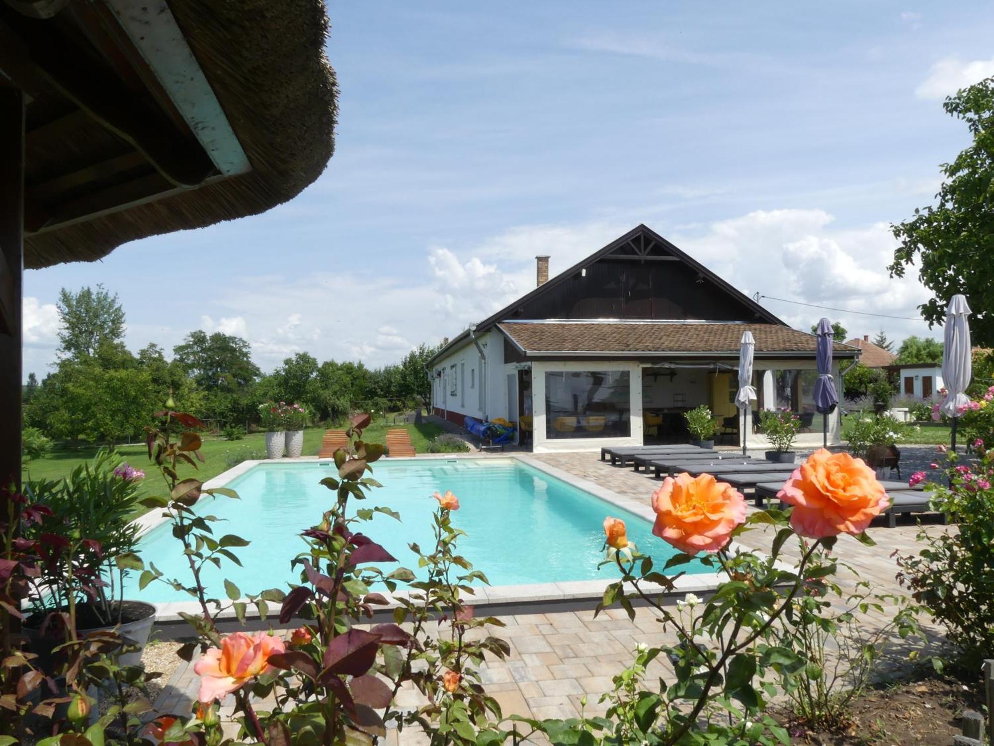 Tisza White House Bed and Breakfast Tiszaszolos Eksteriør billede